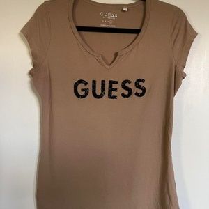 Guess tan logo t-shirt